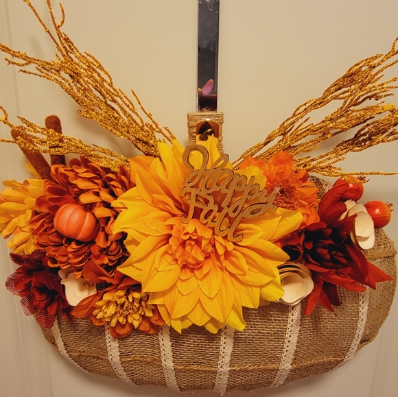 Rustic Farmhouse Fall Pumpkin Wreath - Picture 3 of 5